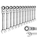 Ratcheting wrench flex head close-up